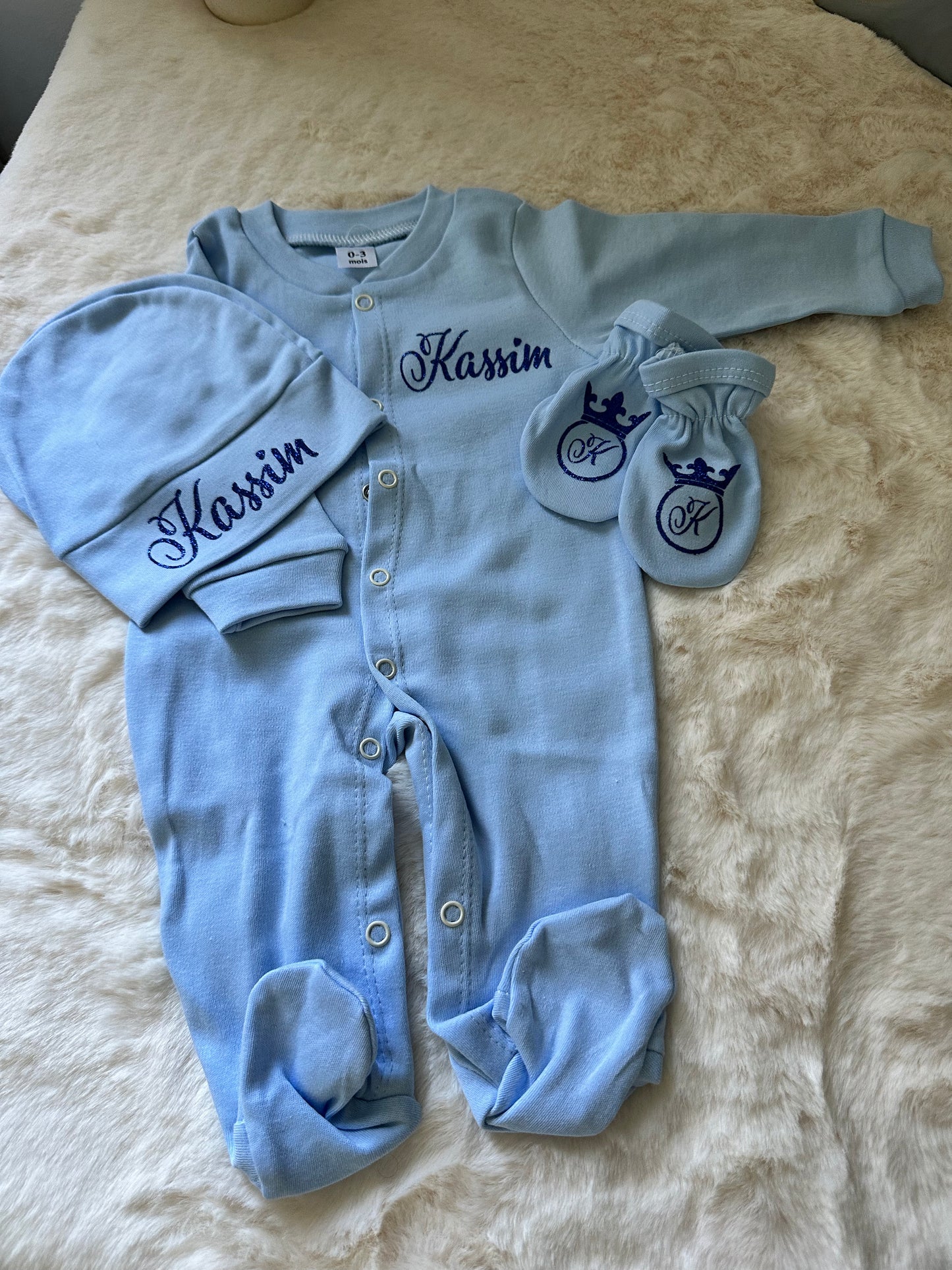 Ensemble bébé 3 pièces (Body pyjama, moufle, bonnet)