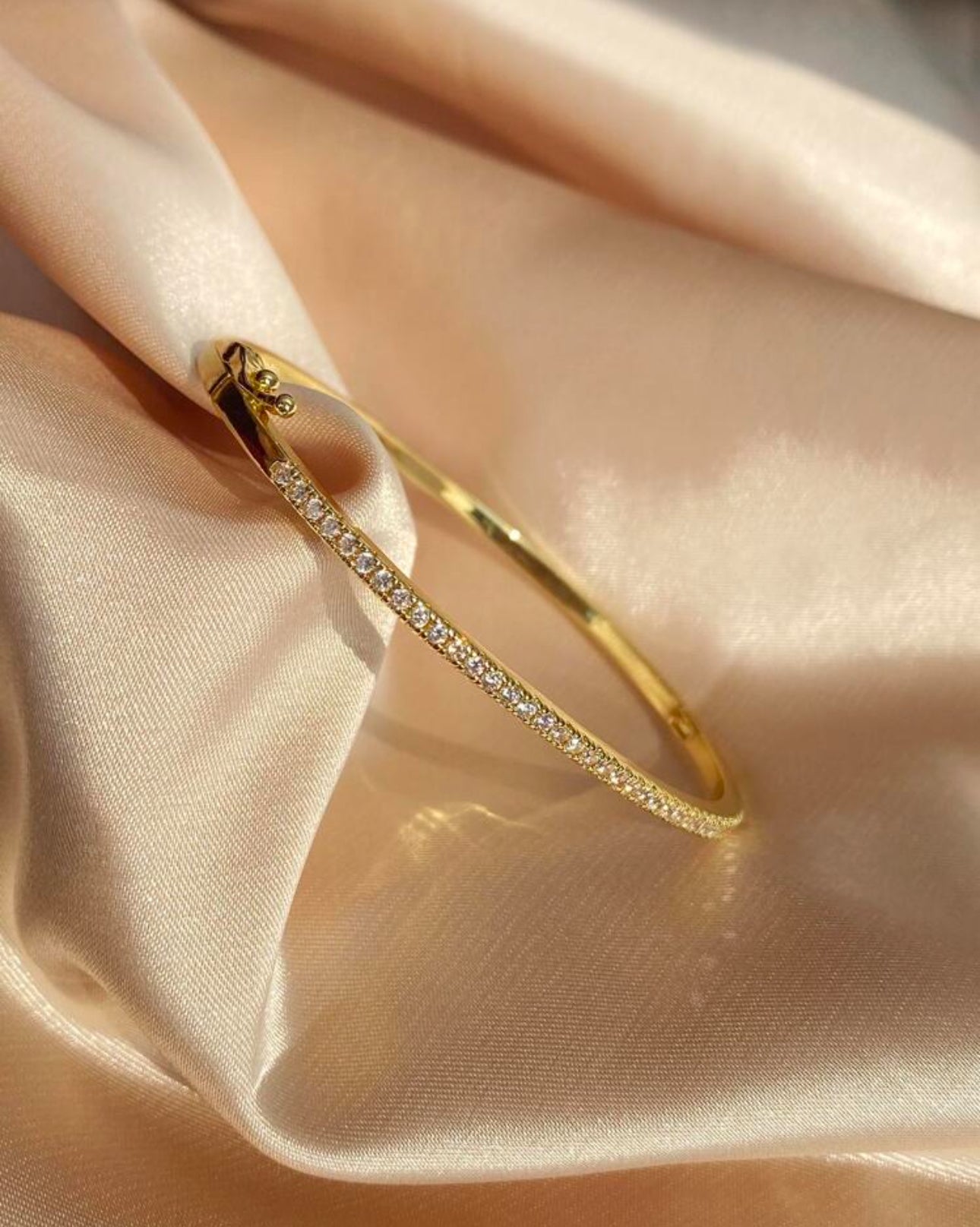 Bracelet Femme Doré avec Zircons – Bijou Raffiné en Acier Inoxydable