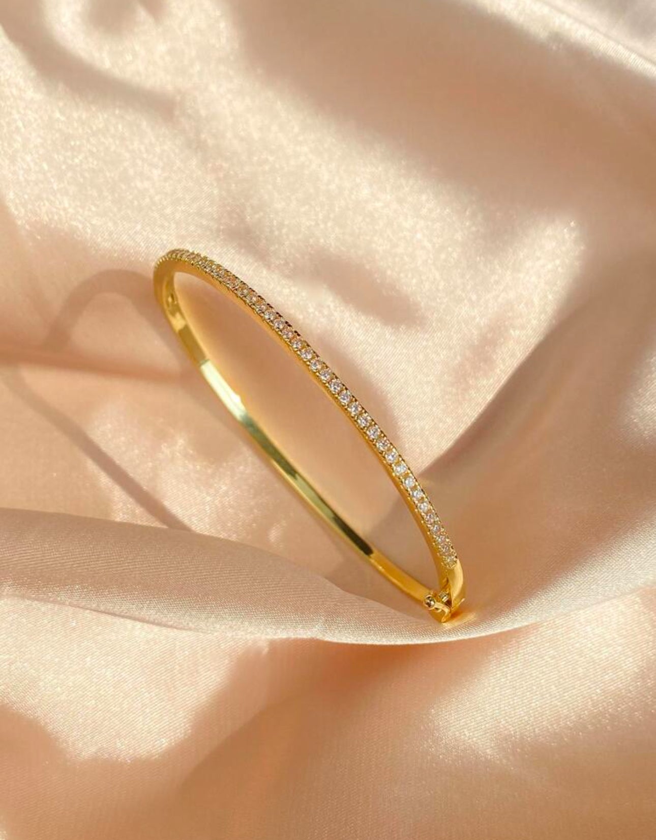 Bracelet Femme Doré avec Zircons – Bijou Raffiné en Acier Inoxydable