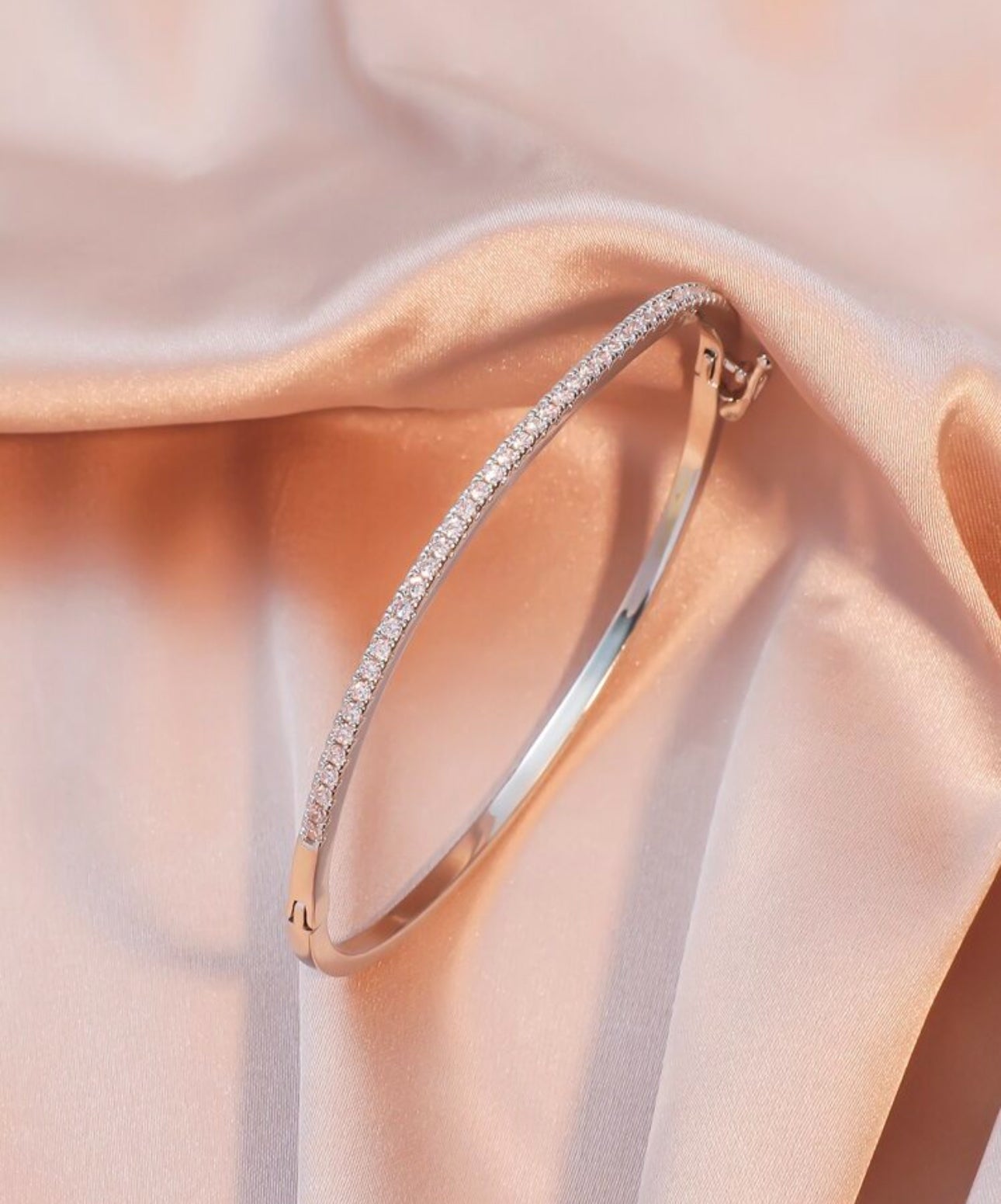Bracelet Femme Doré avec Zircons – Bijou Raffiné en Acier Inoxydable