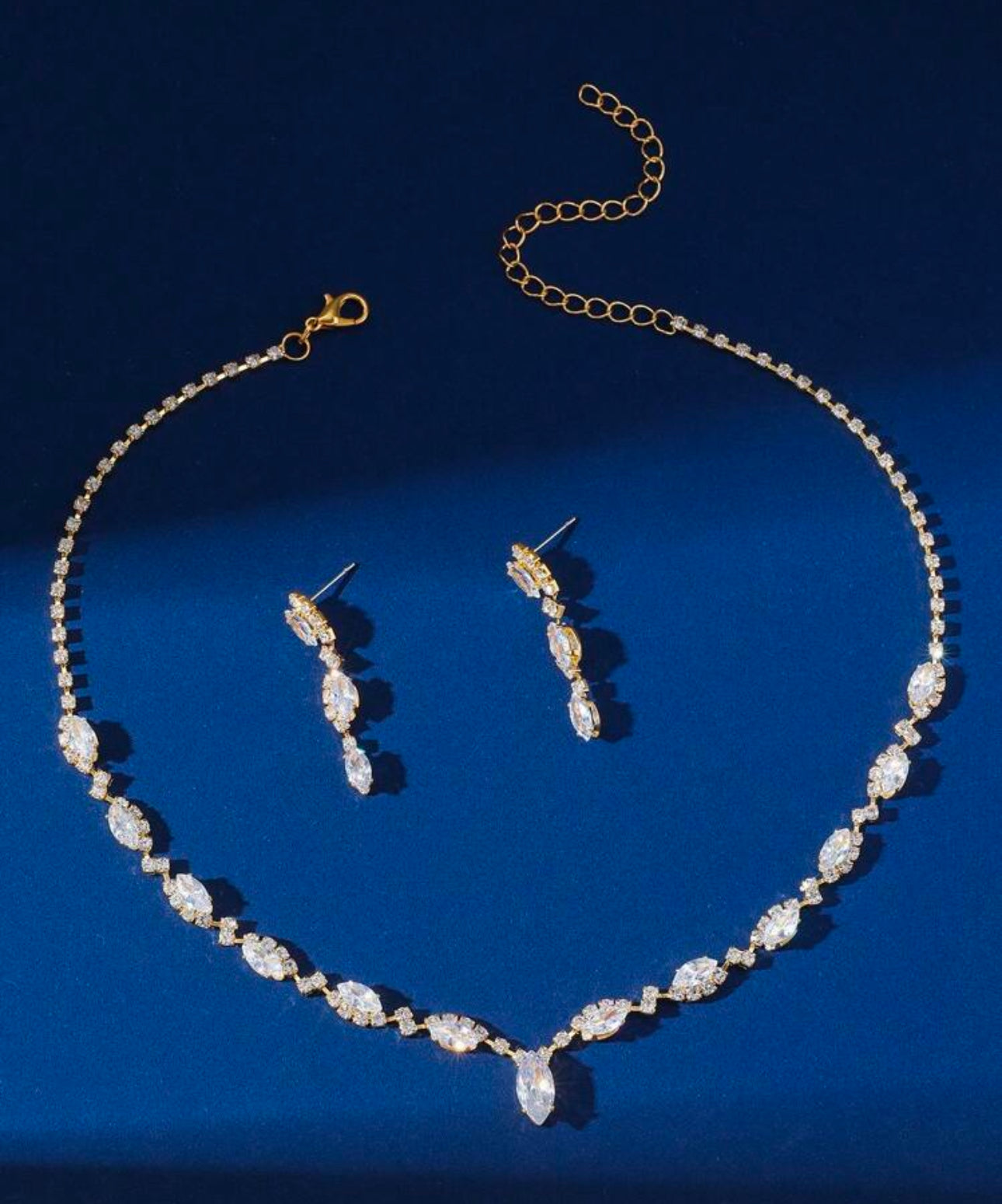 đ Parure Bijoux Femme DorĂ©e â Collier & Boucles dâOreilles ĂlĂ©gantes avec Pierres Brillantes
