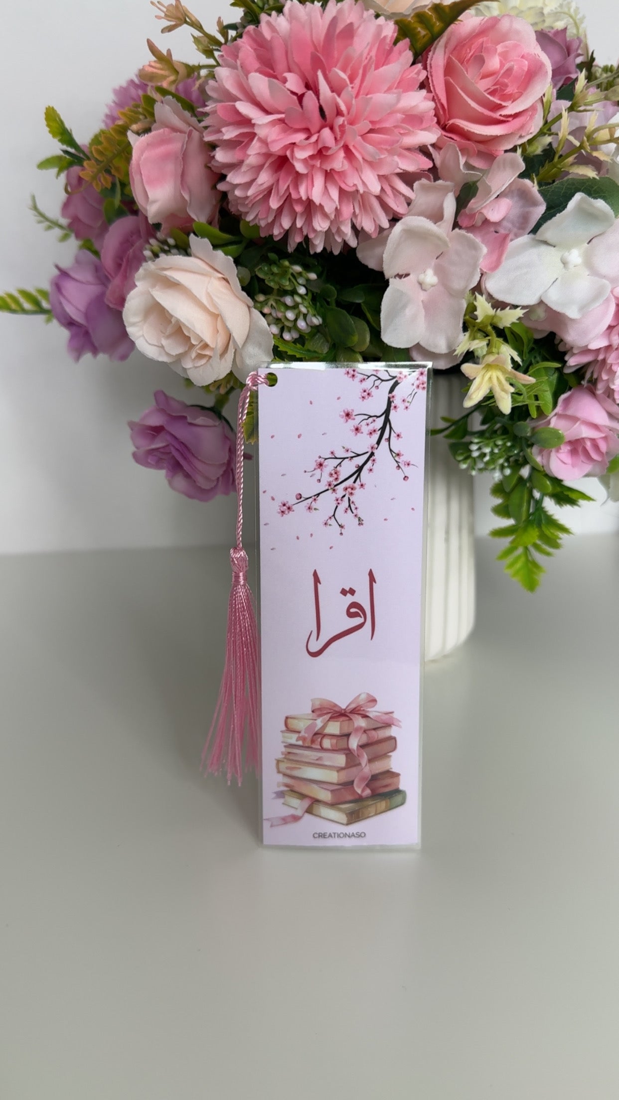 Marque-page avec pompon – l’accessoire indispensable pour vos moments de lecture -12