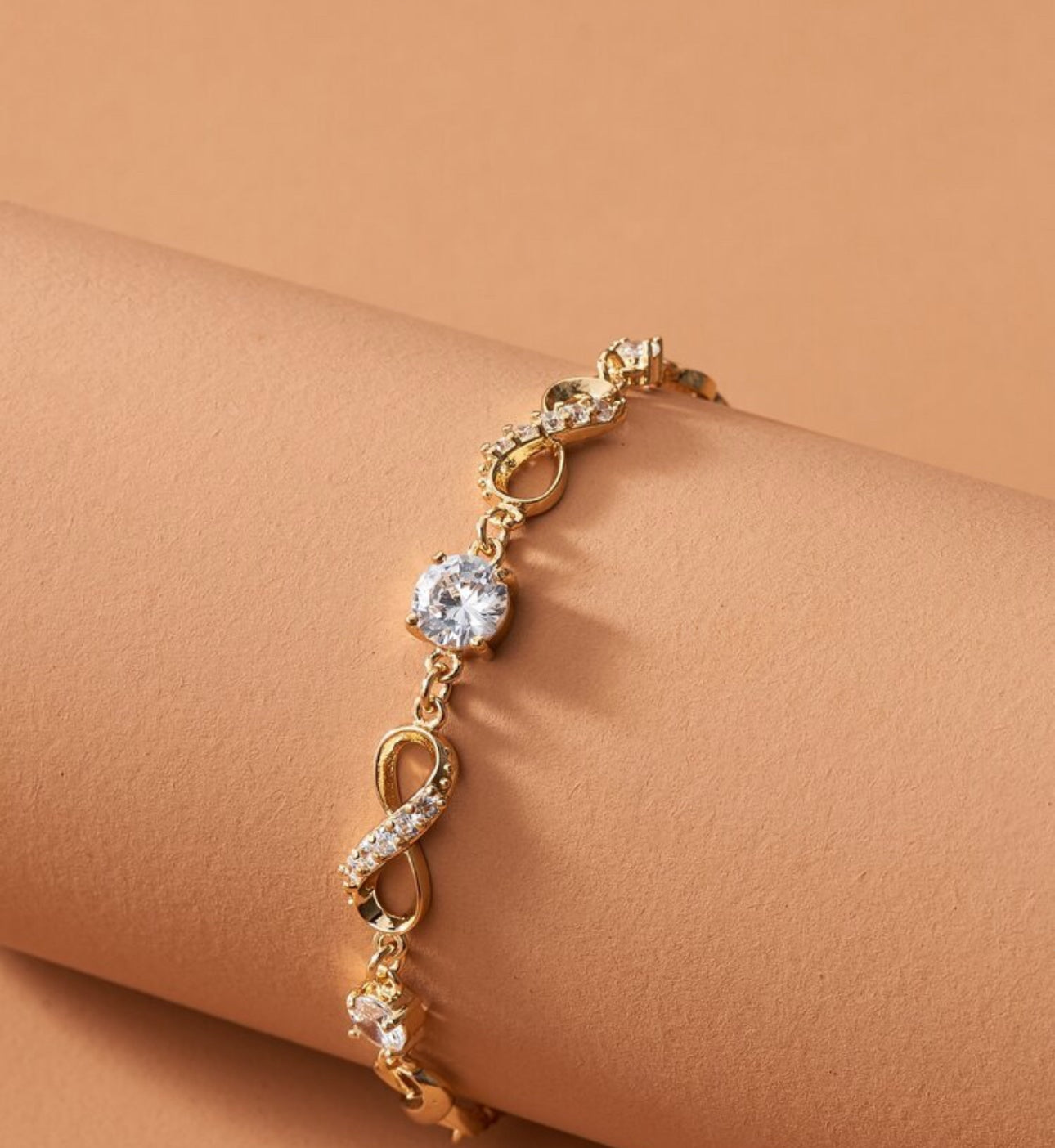Bracelet Doré Infini en Zircon Cubique – Élégance & Brillance