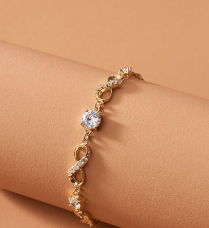 Bracelet Doré Infini en Zircon Cubique – Élégance & Brillance