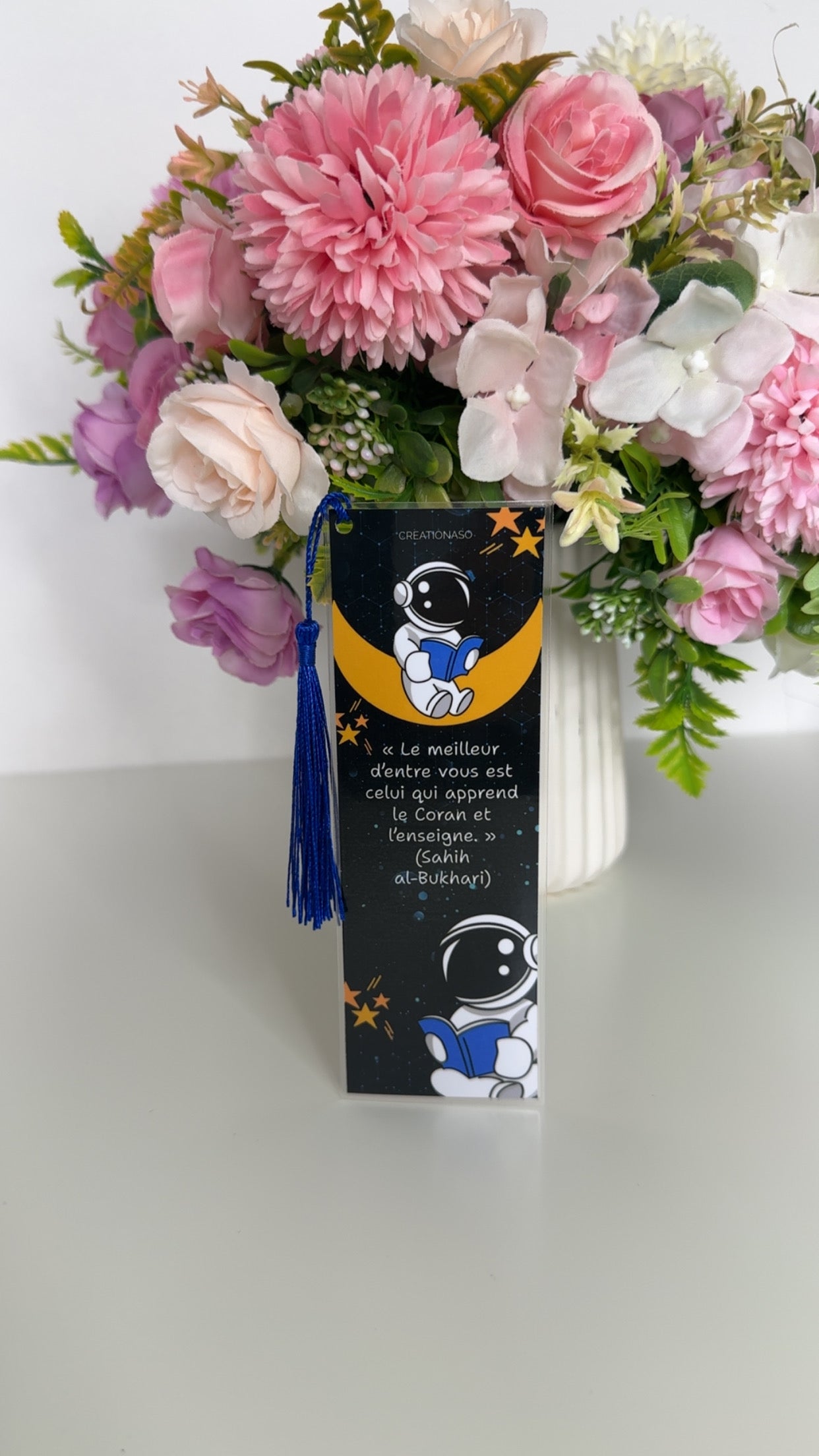 Marque-page avec pompon – l’accessoire indispensable pour vos moments de lecture -4