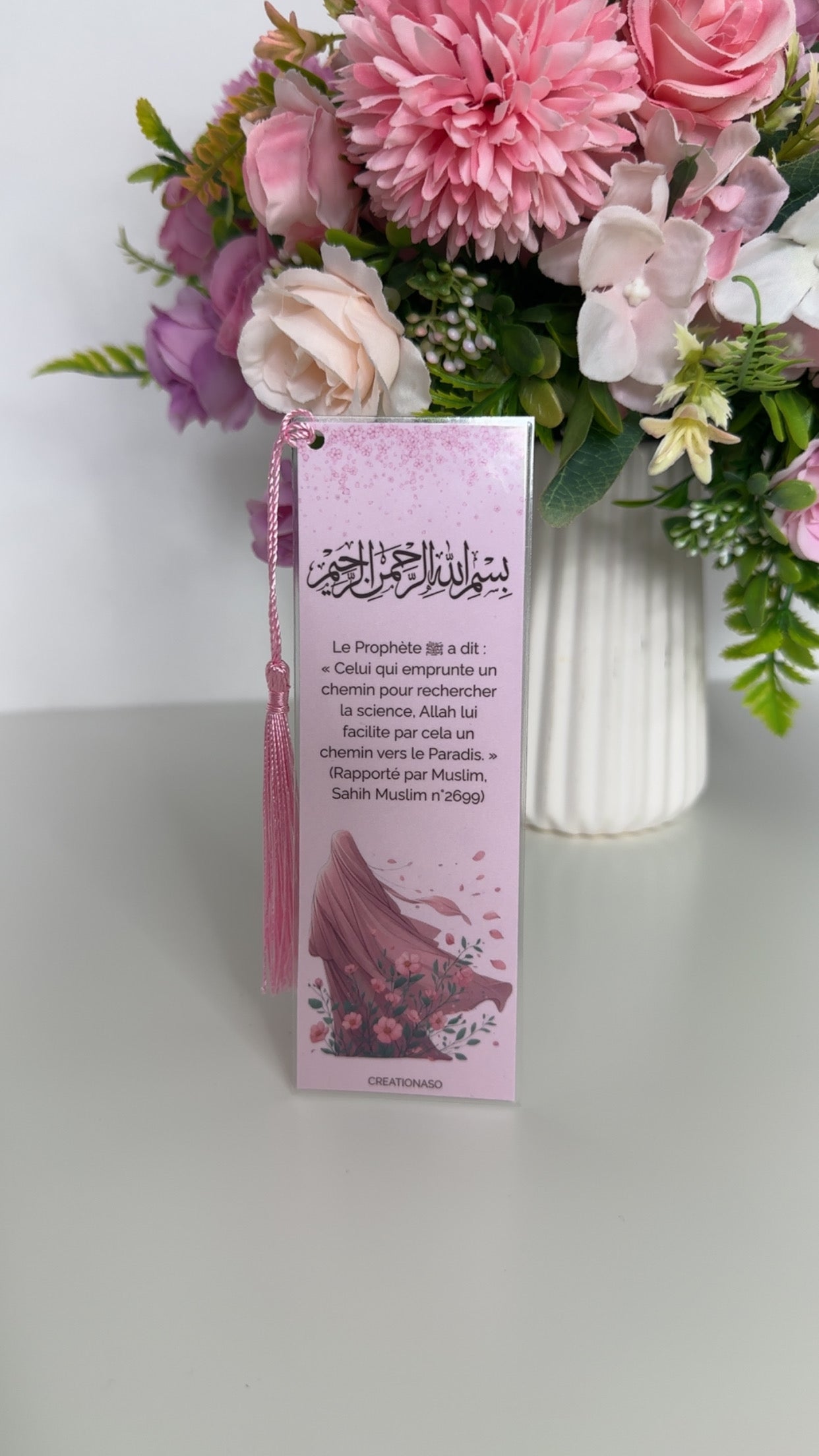 Marque-page avec pompon – l’accessoire indispensable pour vos moments de lecture -14