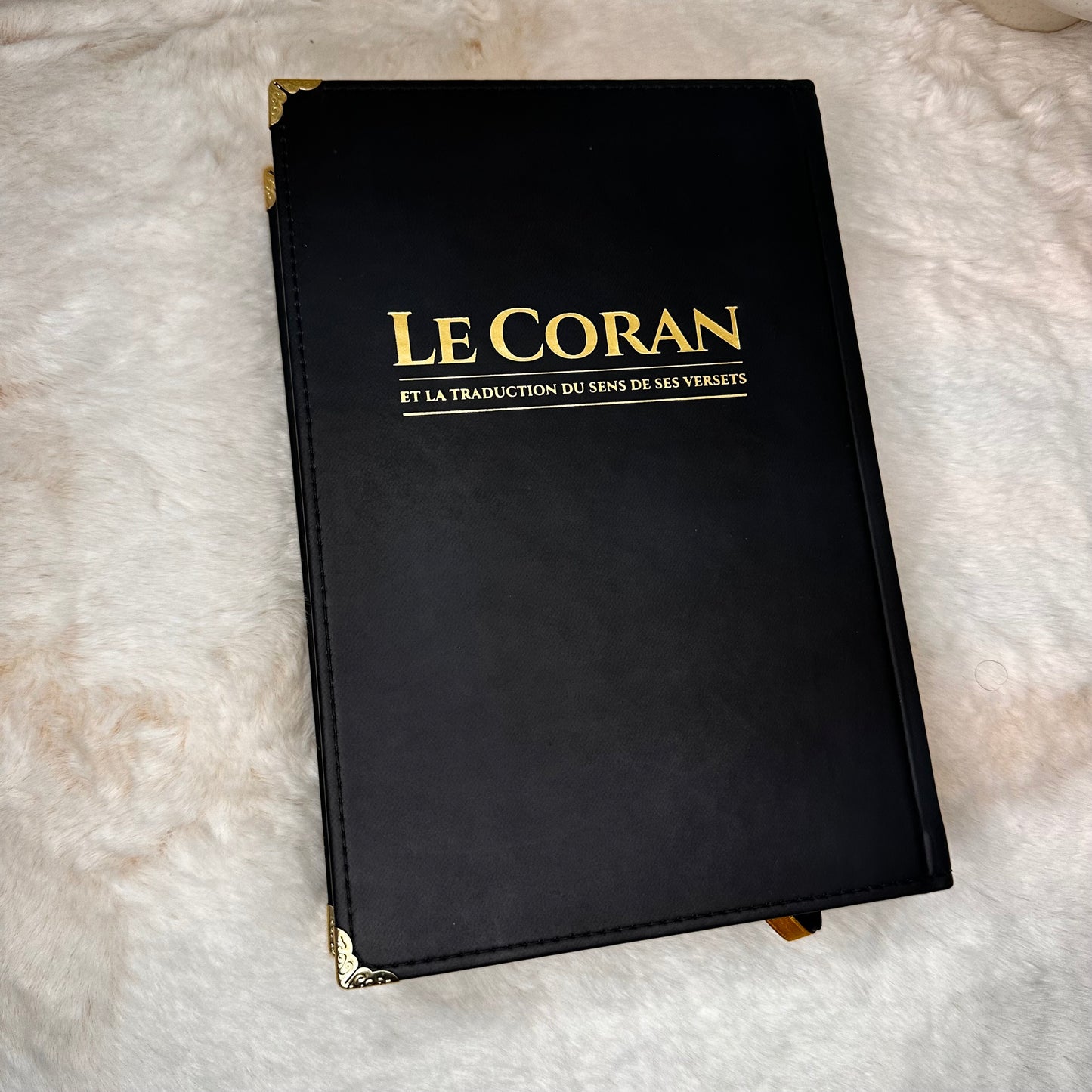 Coran Tawbah Arabe Français avec Angles Dorés Renforcés – Un Trésor à Préserver